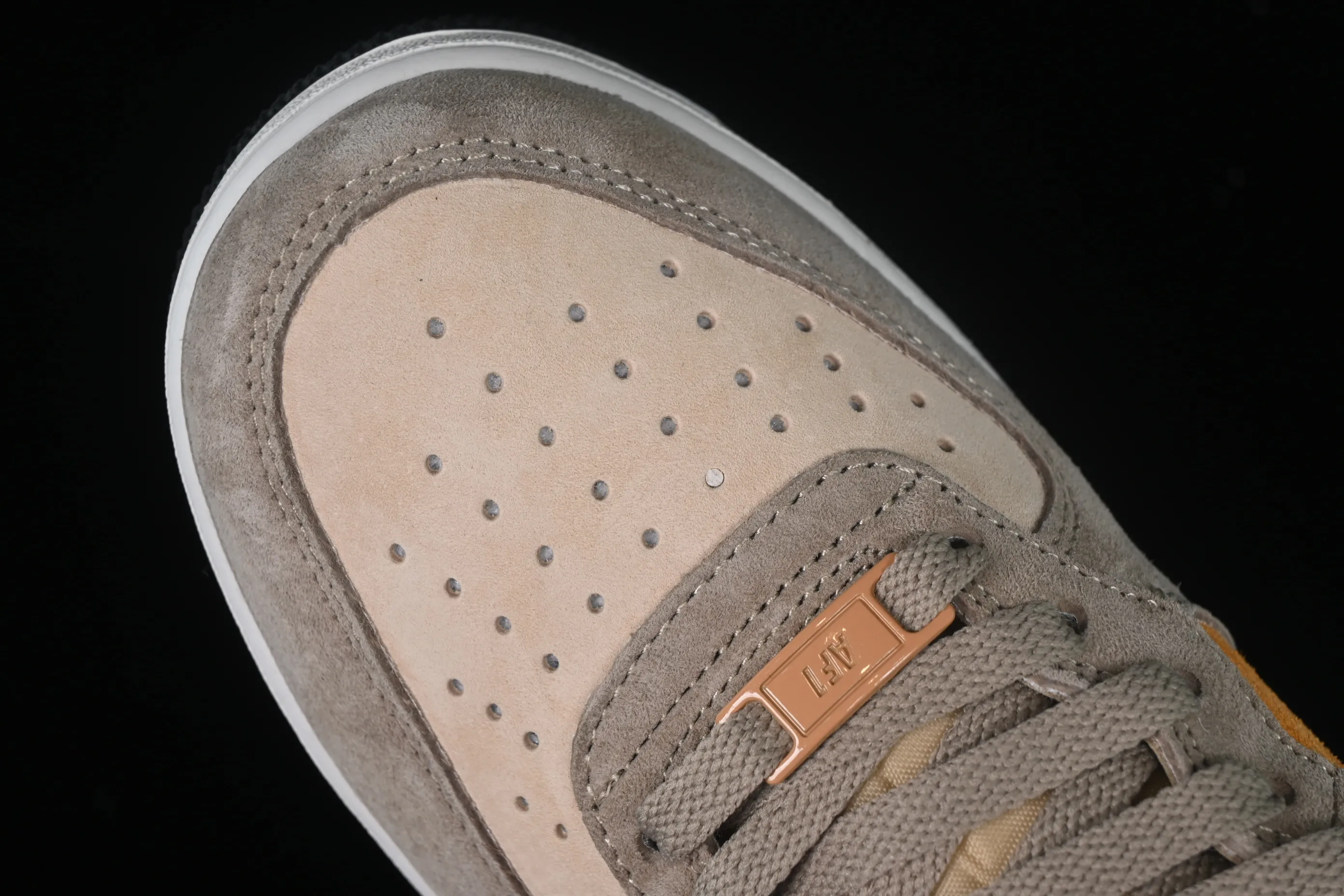 All categories Nk Air Force 1 Air Force series Nk Air Force 1 Mid Air Force mid-top Nk Air Force 1'07 Mid brown Air Force One mid-top casual sneakers CG9908-105